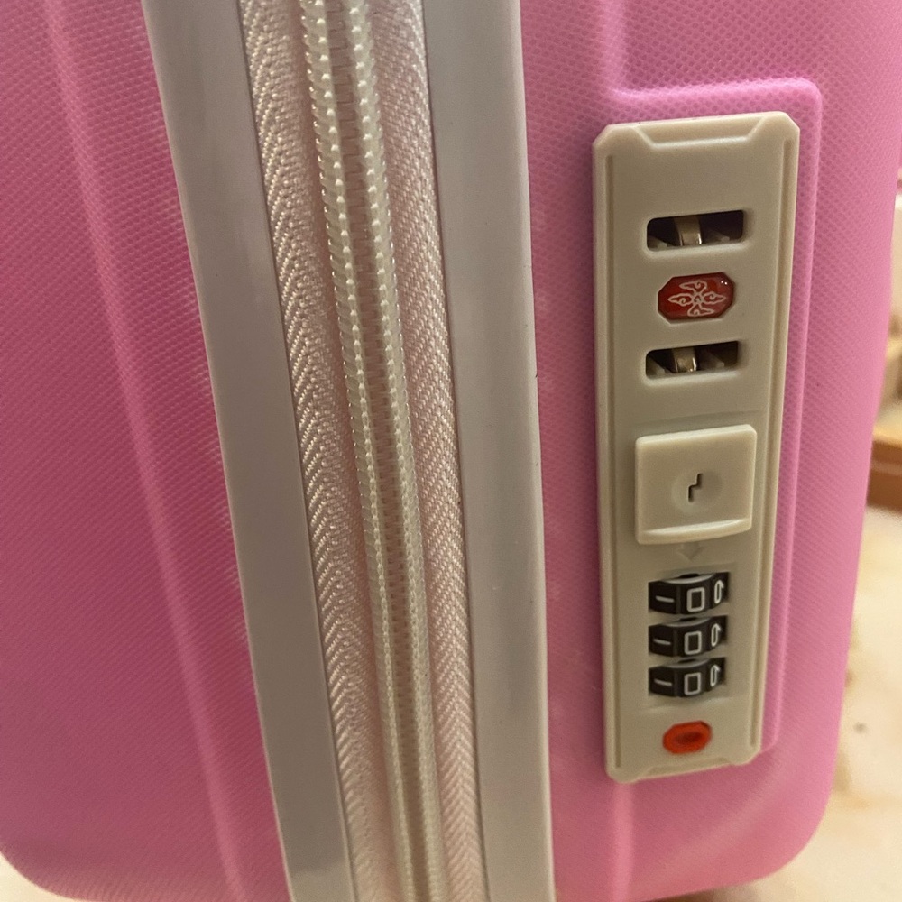 Pink Hello Kitty Hard Shell Case - Picture 3 of 12